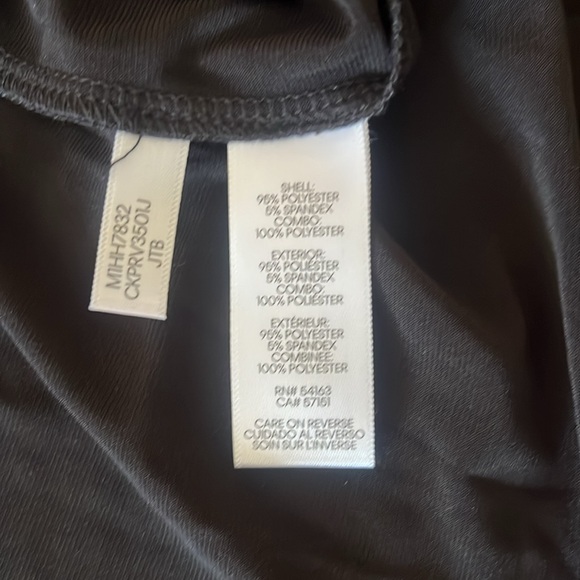 Calvin Klein | Black | Size Large | vneck - Picture 6 of 6